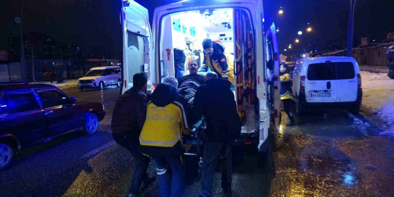 Malatya’da Husumetlilerin Bıçaklı Kavgasında: 2’si Ağır 3 Kişi Yaralandı