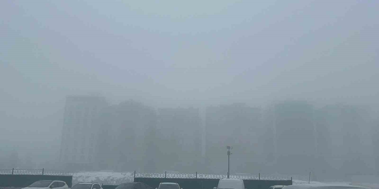 Diyarbakır Sis Denizinde Kayboldu, Uçak Seferleri İptal Edildi