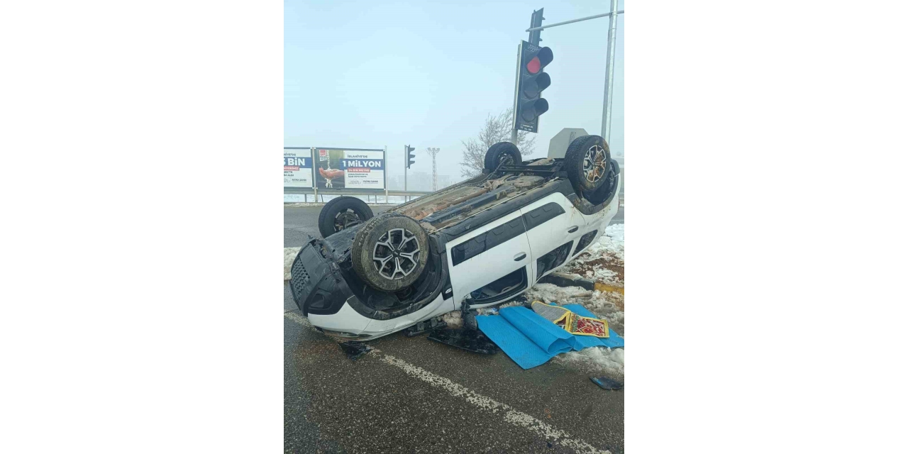 Gaziantep’te İki Otomobil Çarpıştı: 3 Yaralı