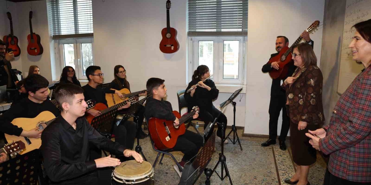 Şahin’den Yarıyıl Tatili Atölyelerine Ziyaret