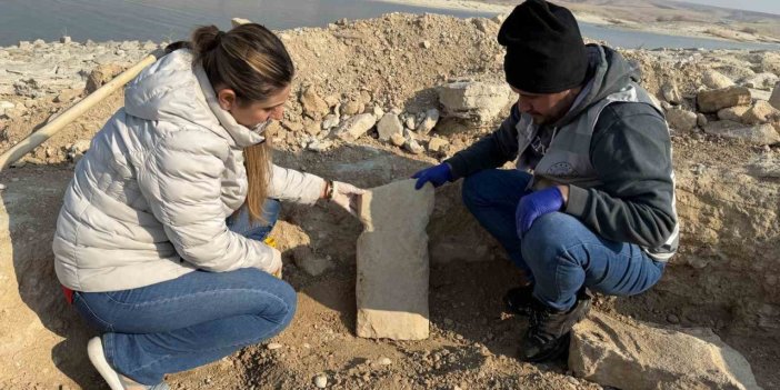 Adıyaman’da, Göbeklitepe’deki ‘t’ Şekilli Taşların Benzeri Ortaya Çıktı