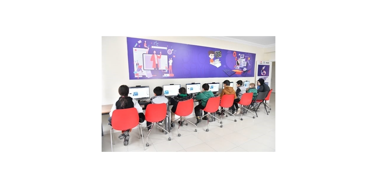 Yeşilyurt Mesleki Eğitim Ve Yaşam Merkezi’nde Kurslar Tüm Hızıyla Sürüyor