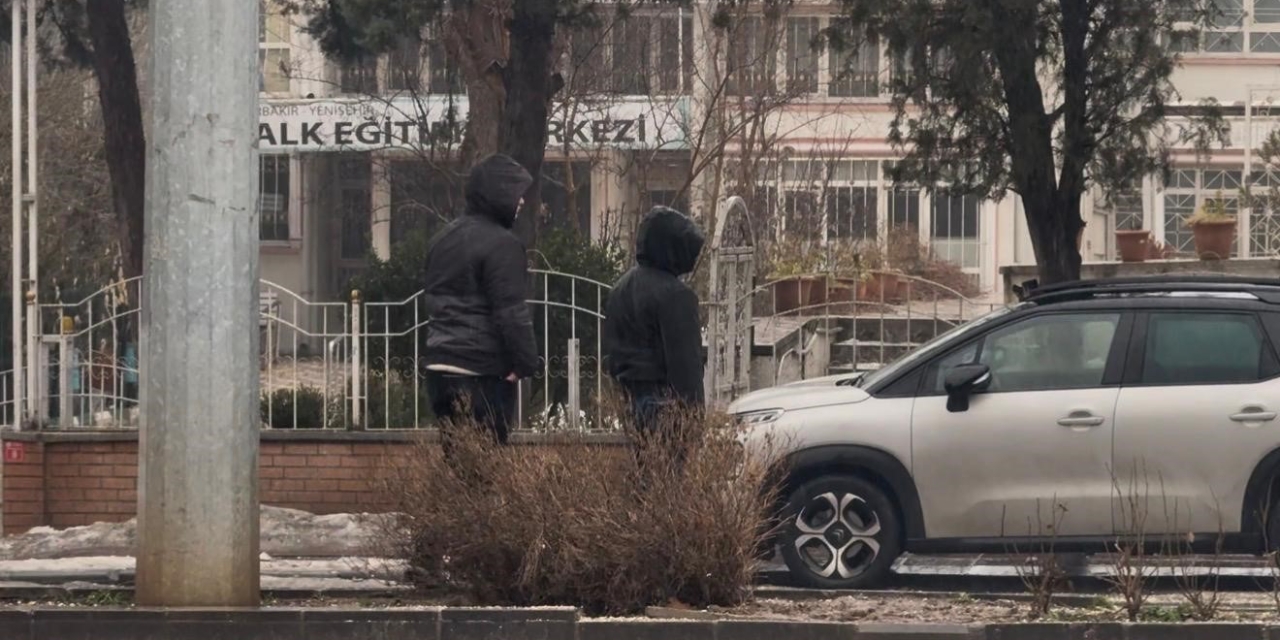 Diyarbakır’da Sağanak Yağış Hayatı Olumsuz Etkiledi