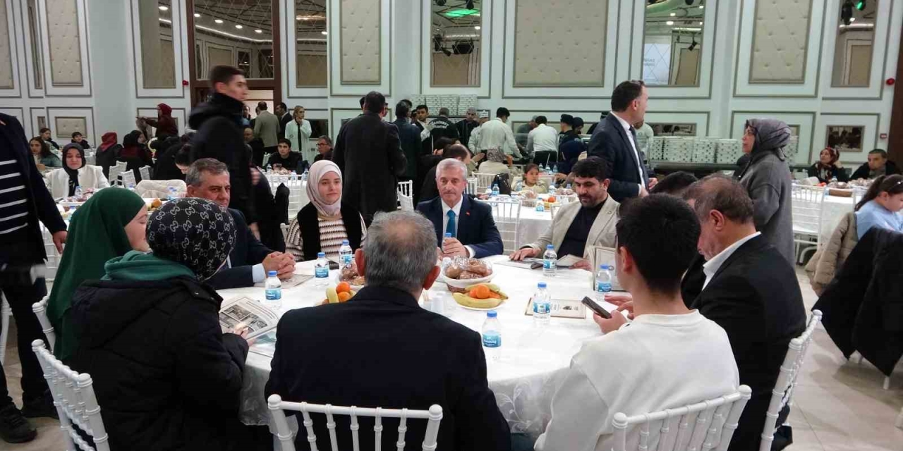 Kutsal Topraklardan Dönen 175 Öğrenci İçin Yemek Programı Düzenlendi