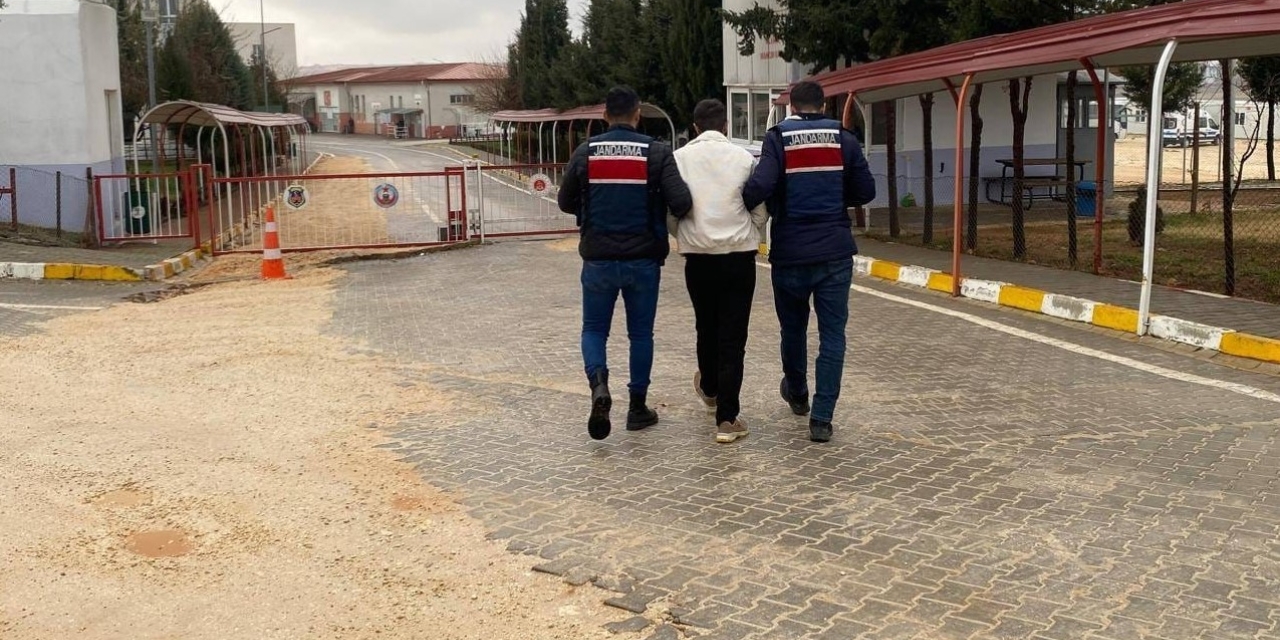 Silahlı Yağma Ve Uyuşturucu Ticaretinden 13 Yıl Cezayla Aranan Şahıs Yakalandı