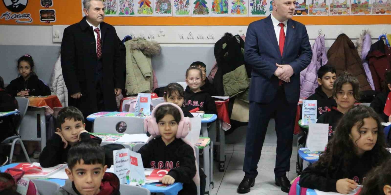 Okullarda İkinci Dönem ’bayrak’ Temasıyla Başladı