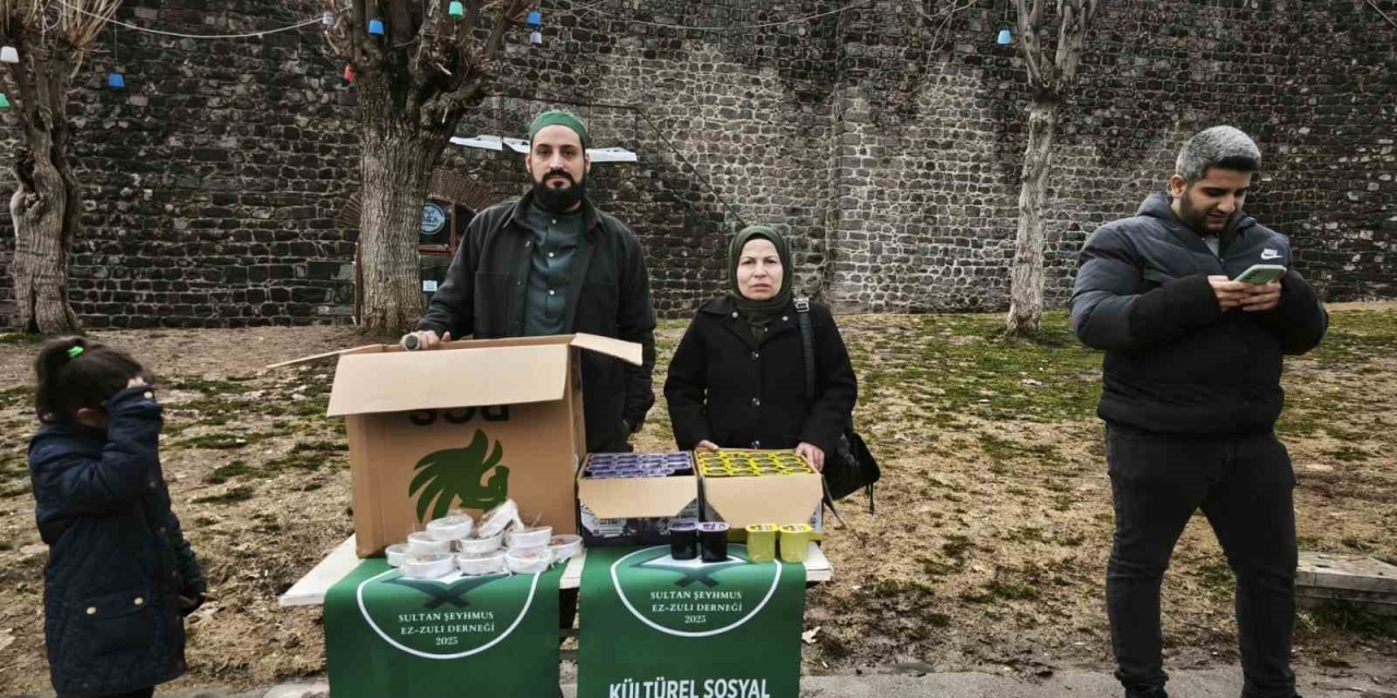 Sultan Şeyhmus Ez-zuli Derneği’nden Berat Kandili İkramı