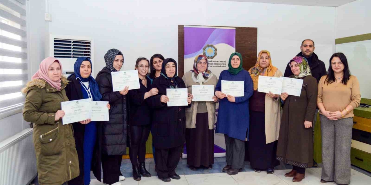 Kadınlar Teknik Eğitimle Meslek Sahibi Oluyor