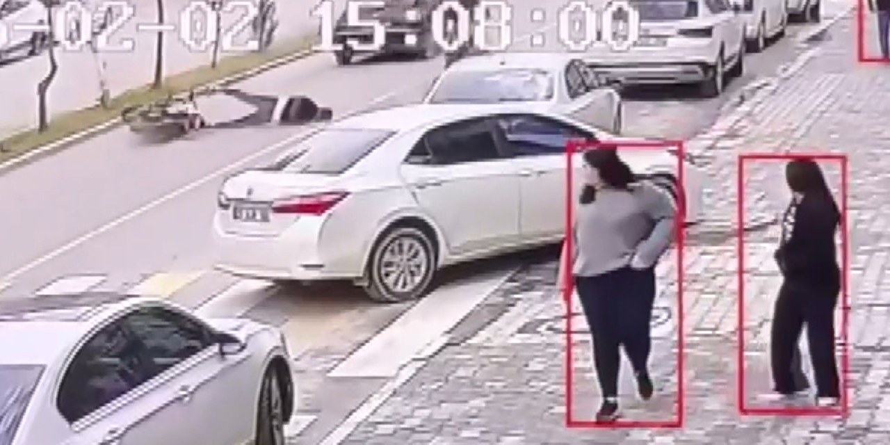 Devrilen Motosiklet Sürücüsü Metrelerce Sürüklendi