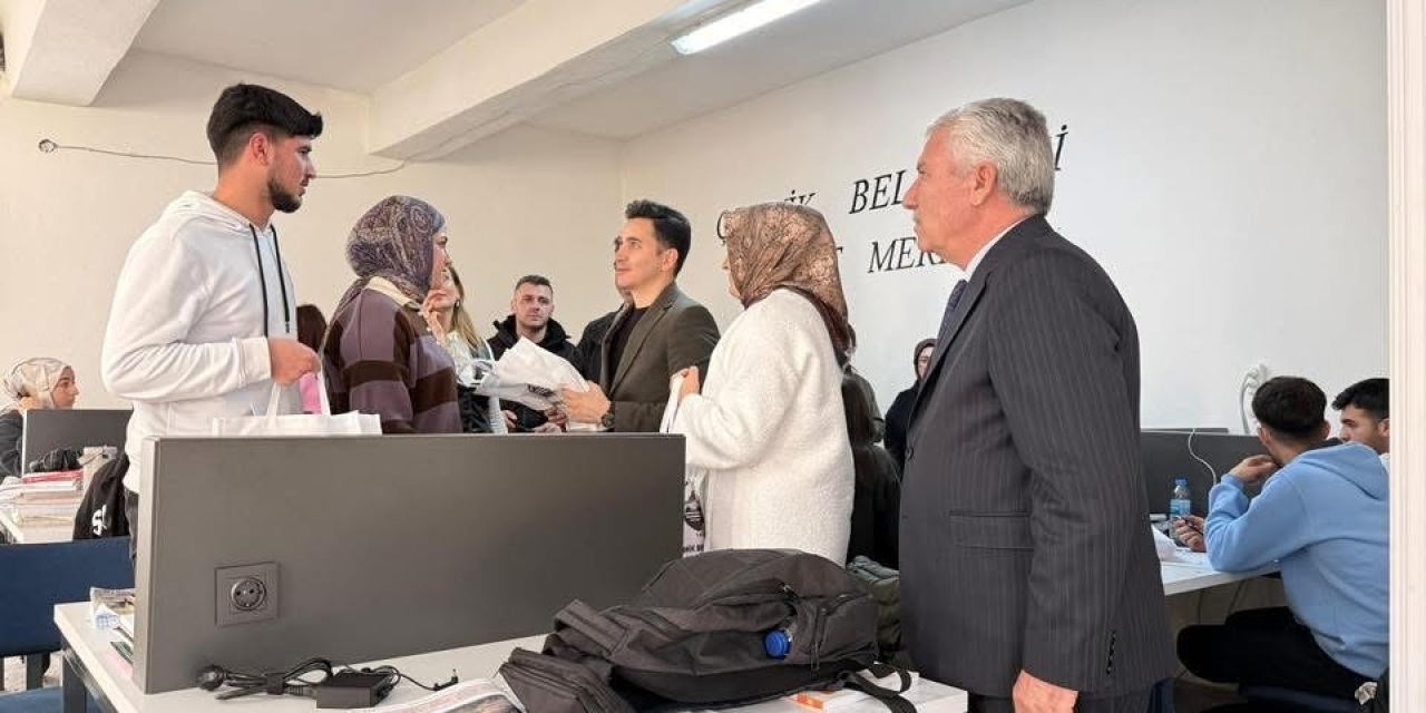 Çermik Belediyesi Sınavlara Hazırlanan Gençlere Kaynak Yardımında Bulundu