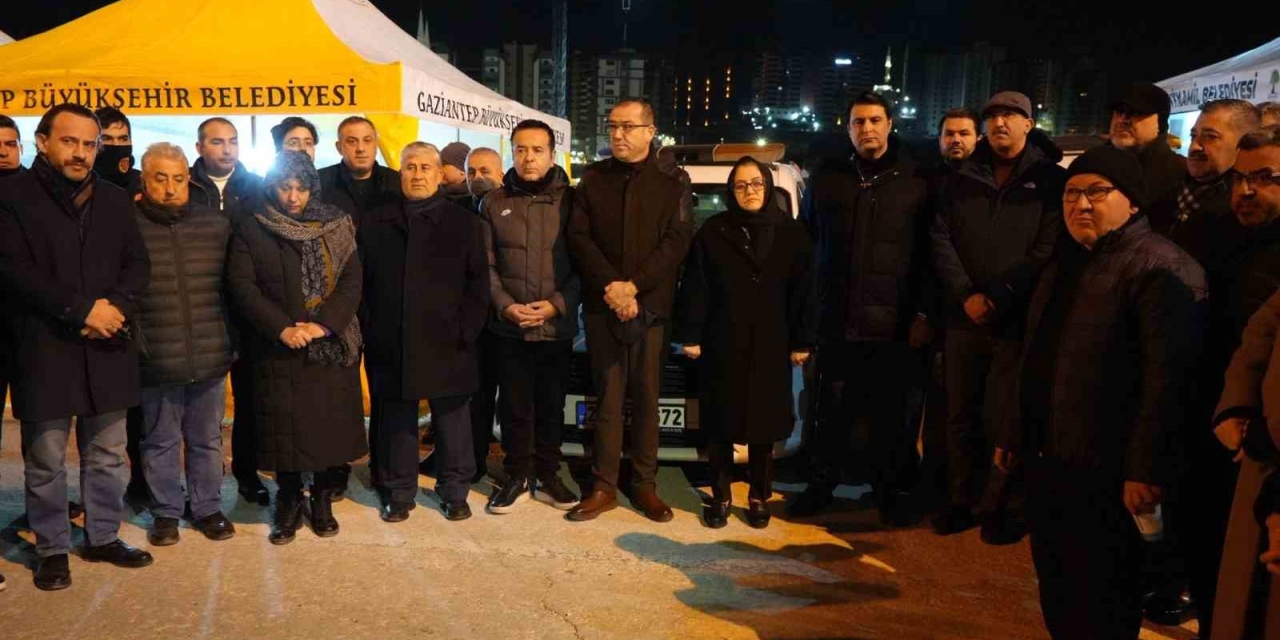 Gaziantep’te Deprem Şehitleri 3’üncü Yılında Göz Yaşlarıyla Anıldı