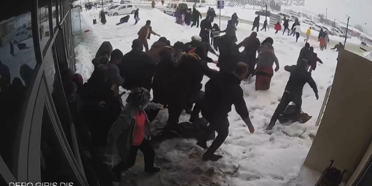 Malatya’da 7,6’lık Depremin Hastanedeki Panik Anları Kamerada