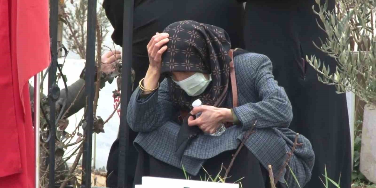 Adıyaman’da Deprem Şehitliğine Duygusal Ziyaret