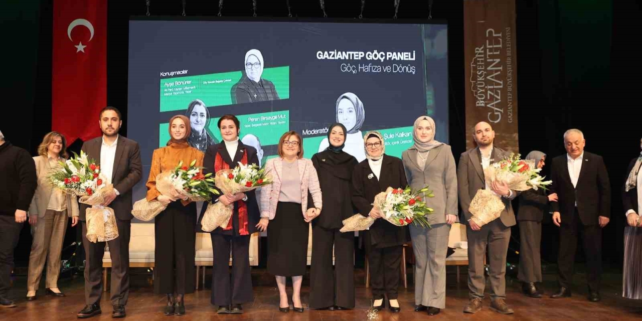 Gaziantep Büyükşehir’in Ev Sahipliğinde "yeşil Otobüs" Belgesel Filmi’nin İlk Gösterimi Yapıldı