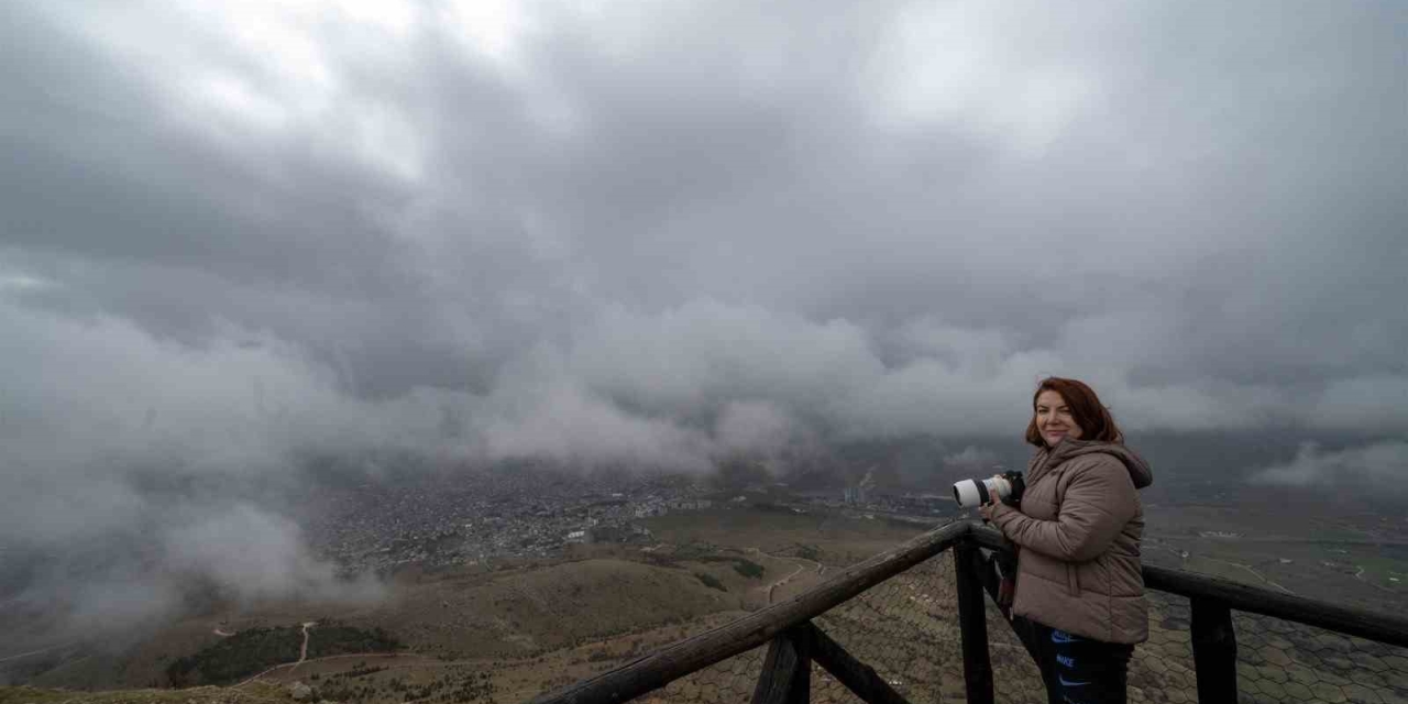 Makam Dağı’ndan Sis Altında Kalan Ergani Görüntülendi
