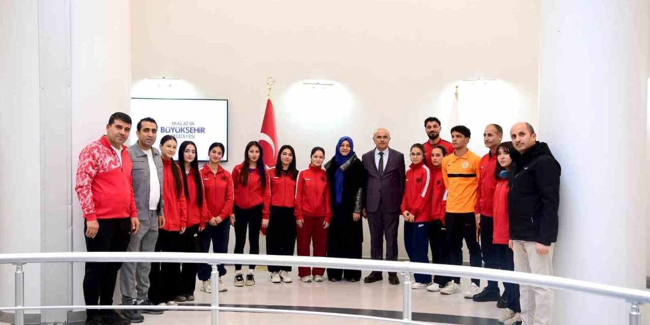 Başkan Er: "malatya’nın Her Yerinde Spor Tesisi Olacak"
