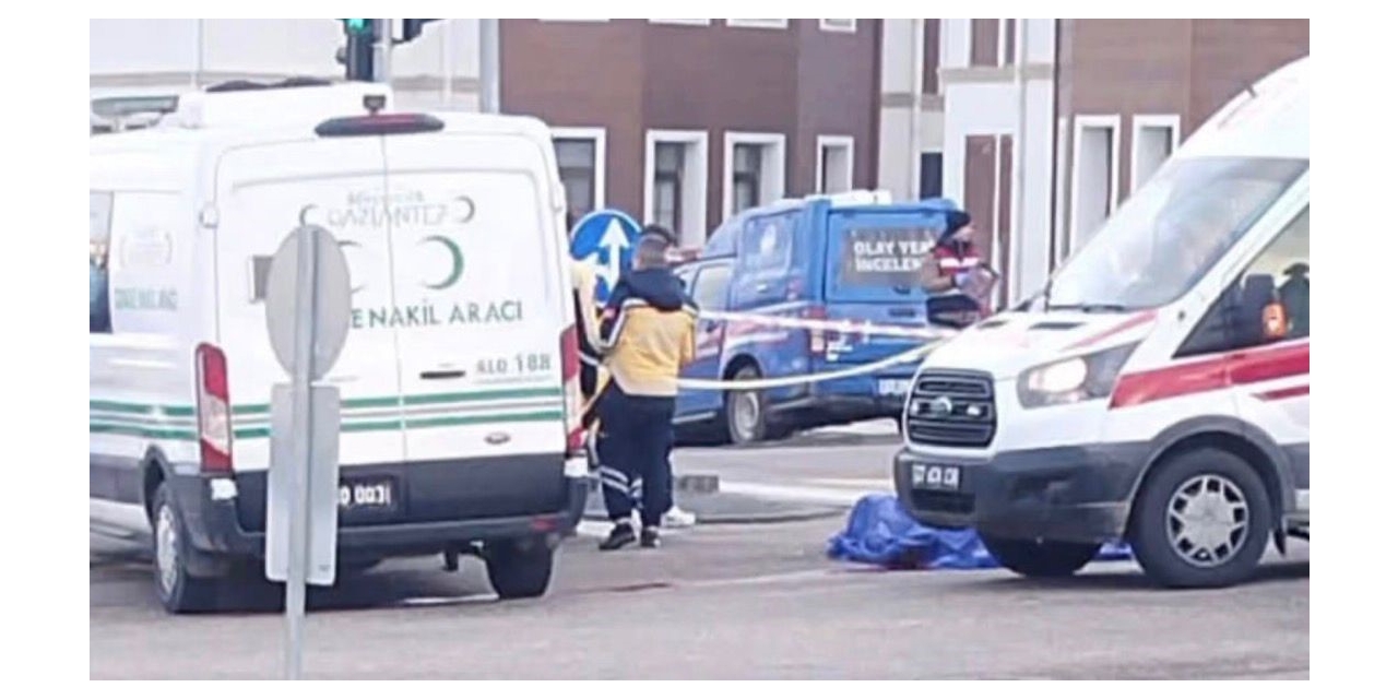 Otomobilin Çarptığı Motosikletli Hayatını Kaybetti