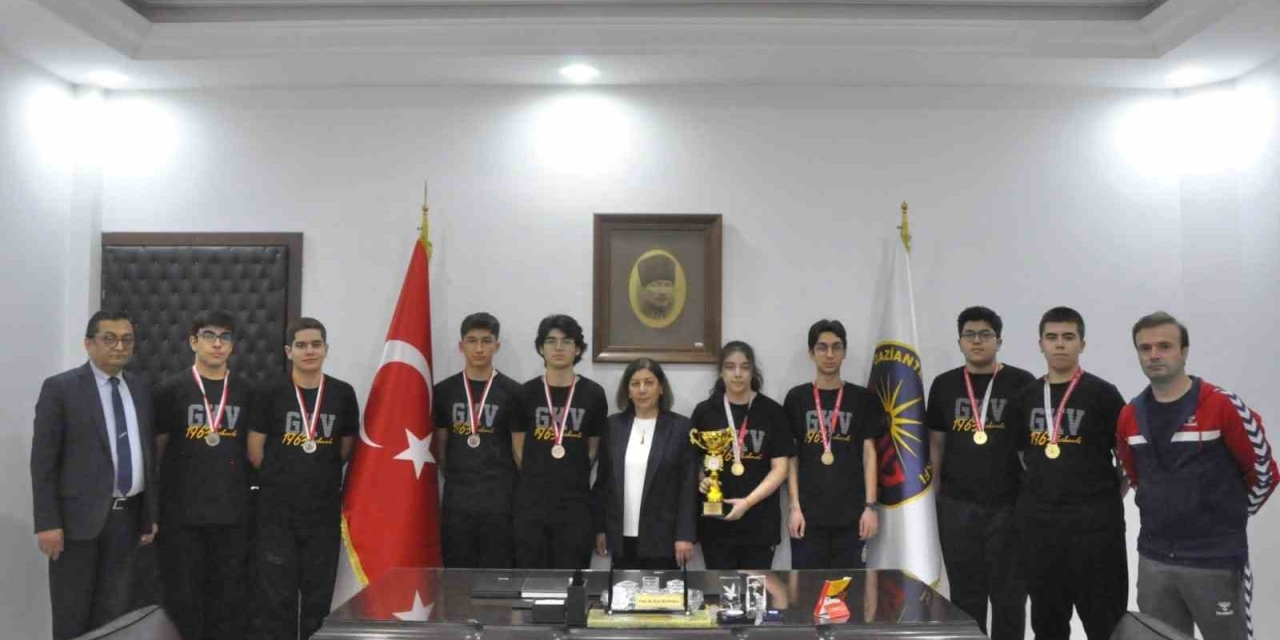 Satrançta Gaziantep’in Hamle Şampiyonu Gkv Özel Liseleri