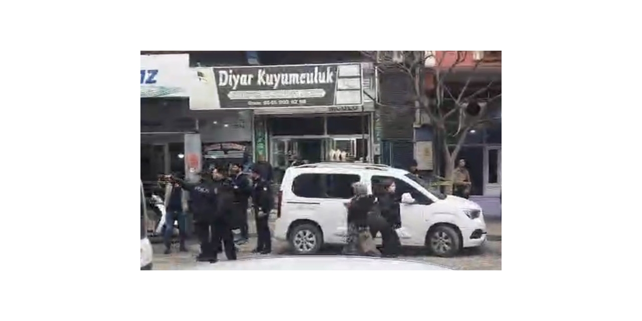 Gaziantep’te Silahlı, Maskeli Ve Biber Gazlı Kuyumcu Soygunu: 1 Kilo Altın Çalan 2 Soyguncu Yakalandı
