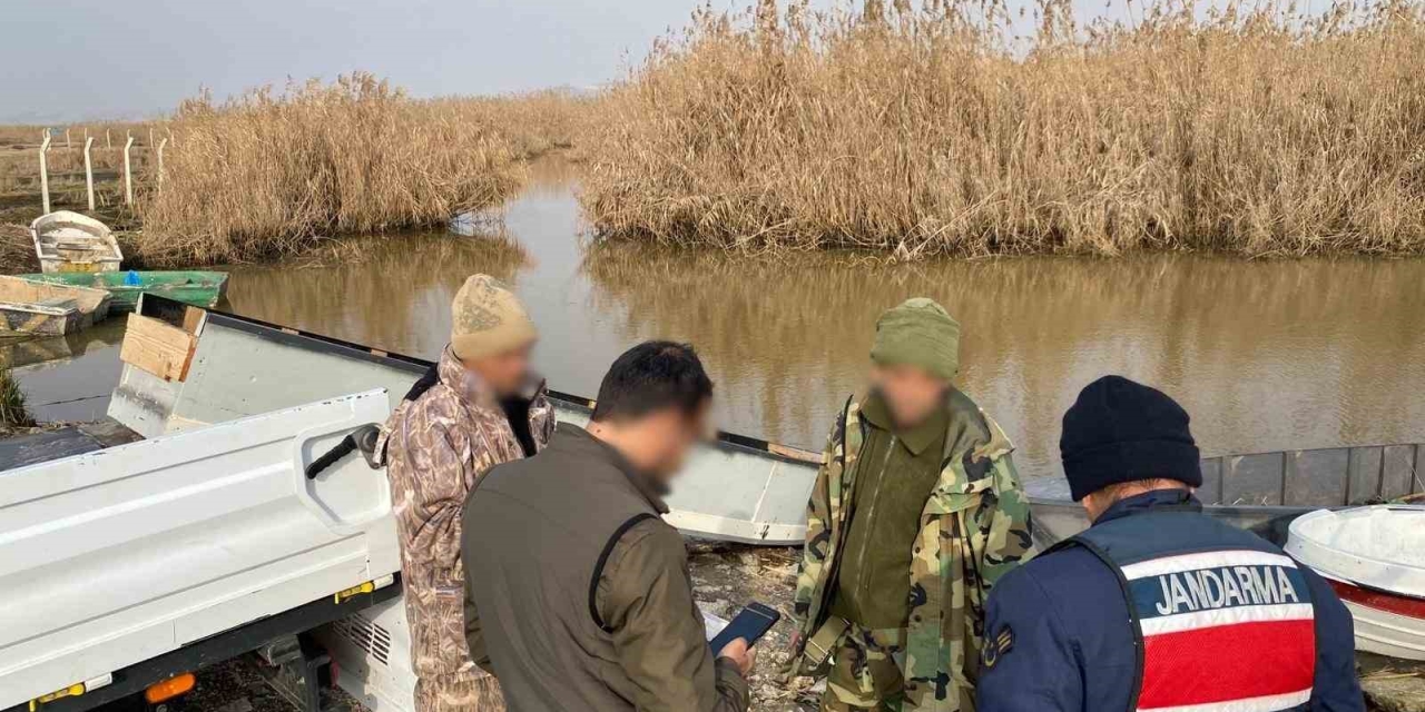 Yasak Bölgede Avlanan 3 Şahıs, Jandarma Ekiplerince Yakalandı