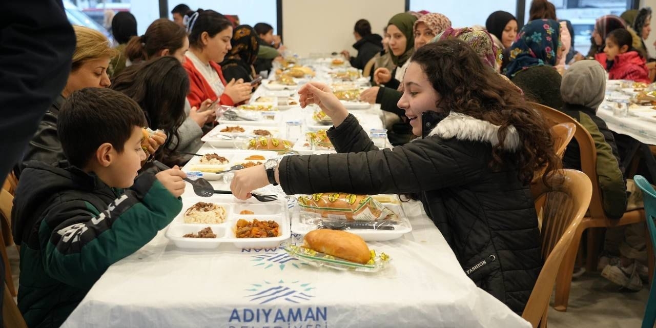 Kent Meydanında İftar Çadırı Kuruldu