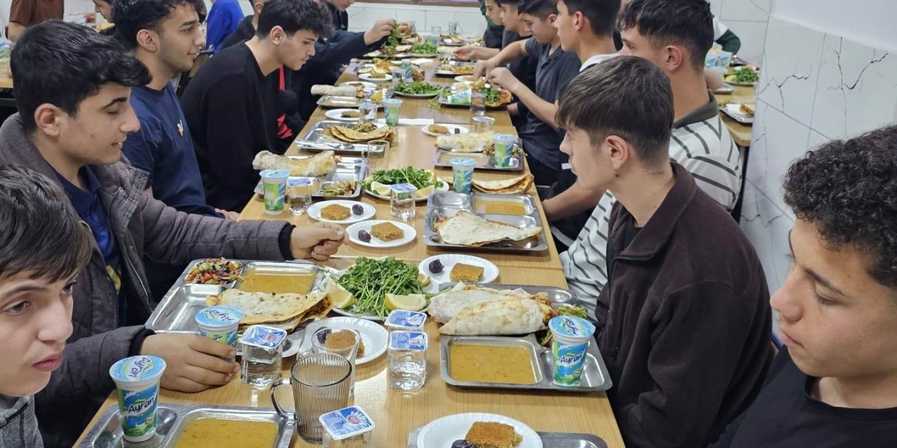 Kaymakam Algın, Öğrencilerle İftar Programında Buluştu