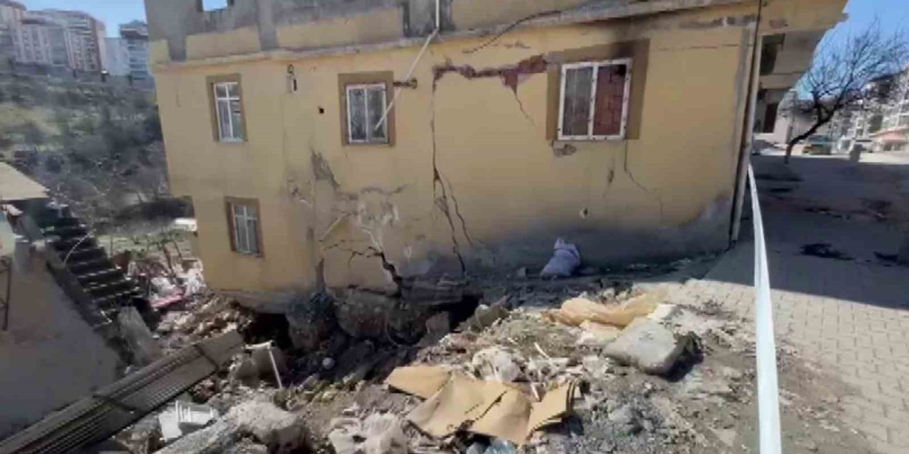 Adıyaman’da Heyelan Nedeniyle İki Ev Hasar Gördü