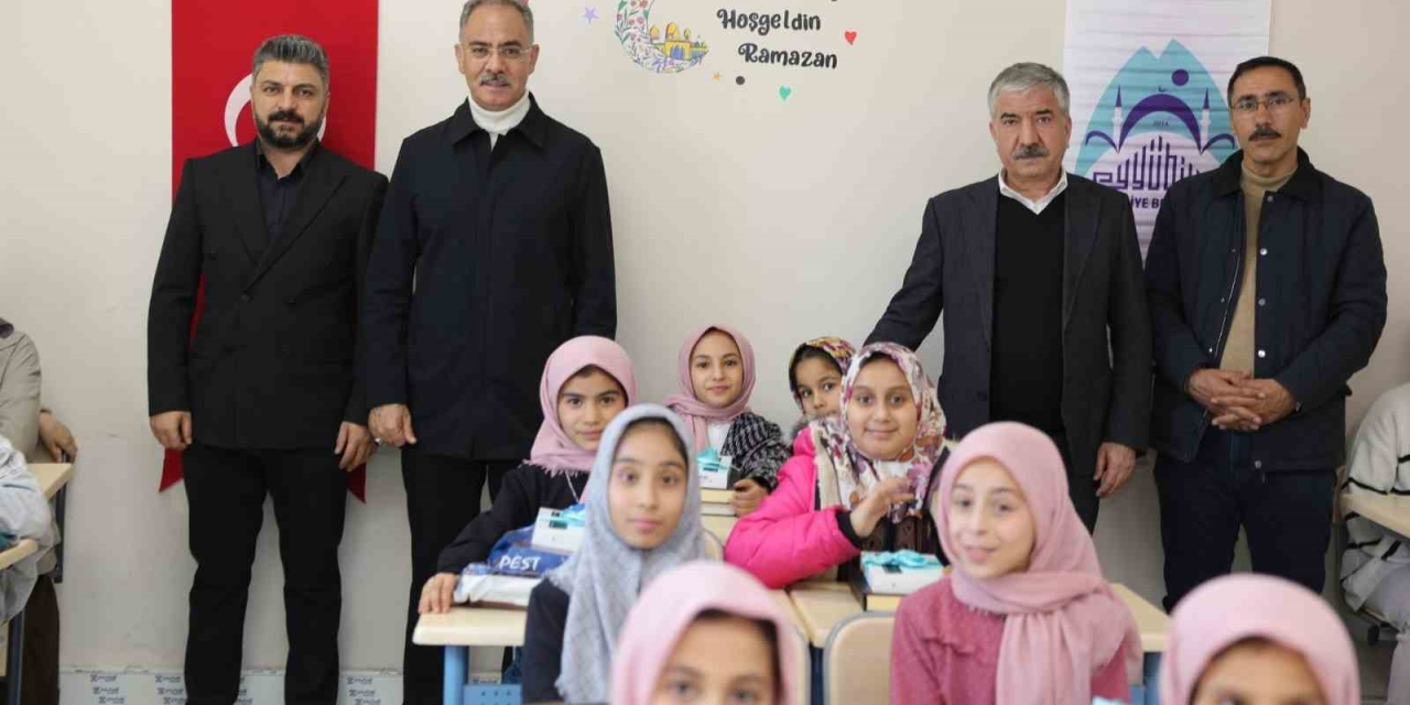 Eyyübiye’de Kur’an-ı Kerim Okumaya Başlayan Çocuklar Büyük Sevinç Yaşadı