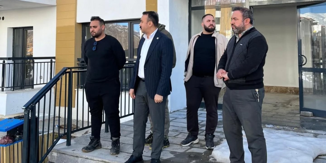 Kaymakam Pelvan Deprem Konutlarında İncelemelerde Bulundu