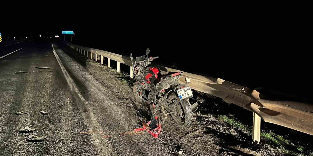 Çukura Düşen Motosikletin Sürücüsü Yaralandı