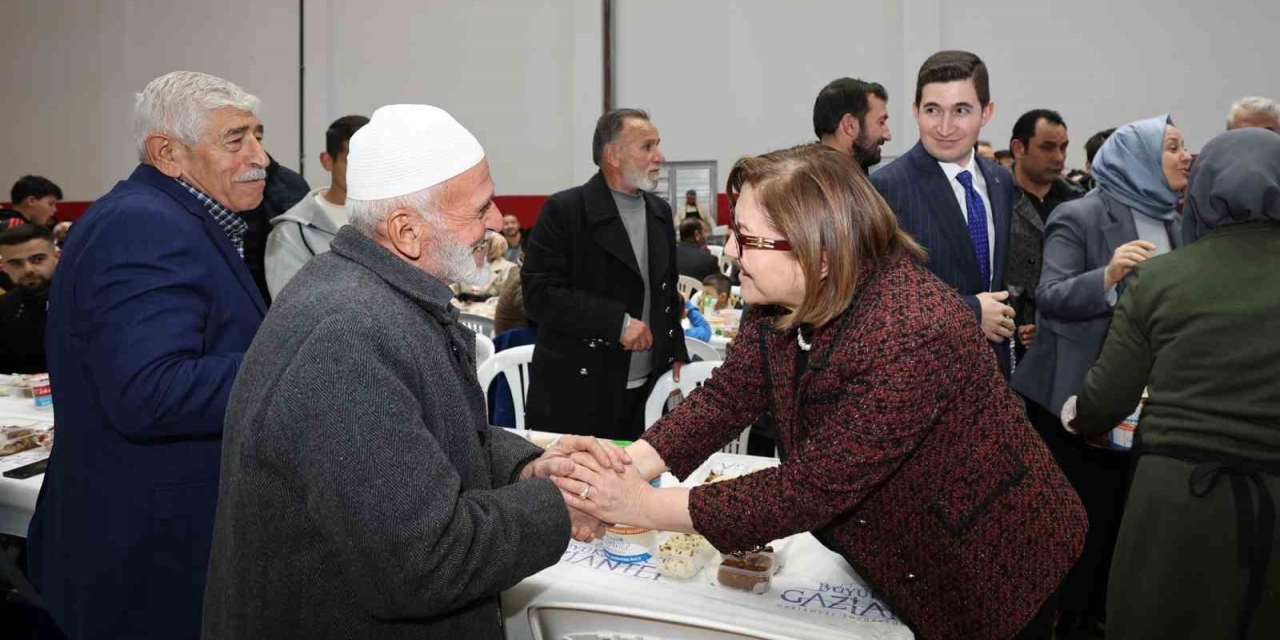 Şahin, Oğuzeli’nde Vatandaşlarla İftar Programında Buluştu