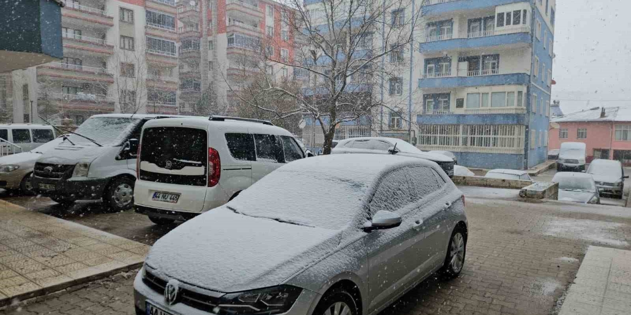 Malatya’da Kar Yağışı Etkisini Artırdı