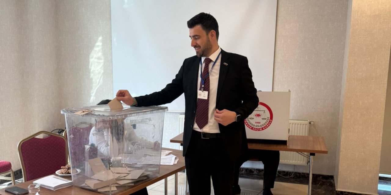 Optisyen Gözlükçüler Odasında Mustafa Saatçi Güven Tazeledi