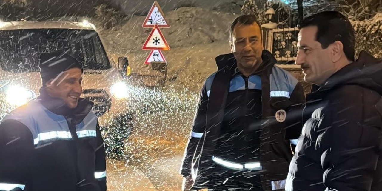 Başkan Taşkın Gece Boyu Kar Mesaisini Sahada Takip Etti