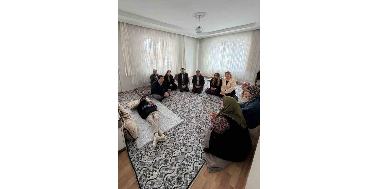 Yılmaz’dan Çocuklara Moral Ziyareti