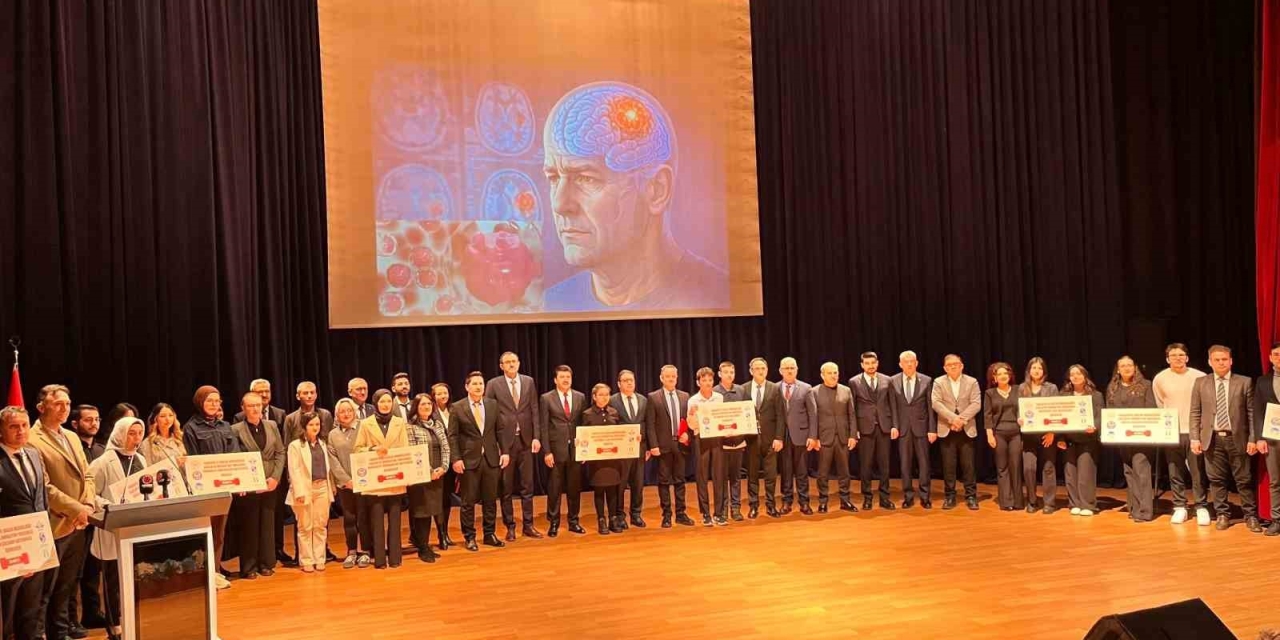 Gibtü Ebelik Bölümü Öğrencisi Sedef Altun Türkiye Üçüncüsü Oldu