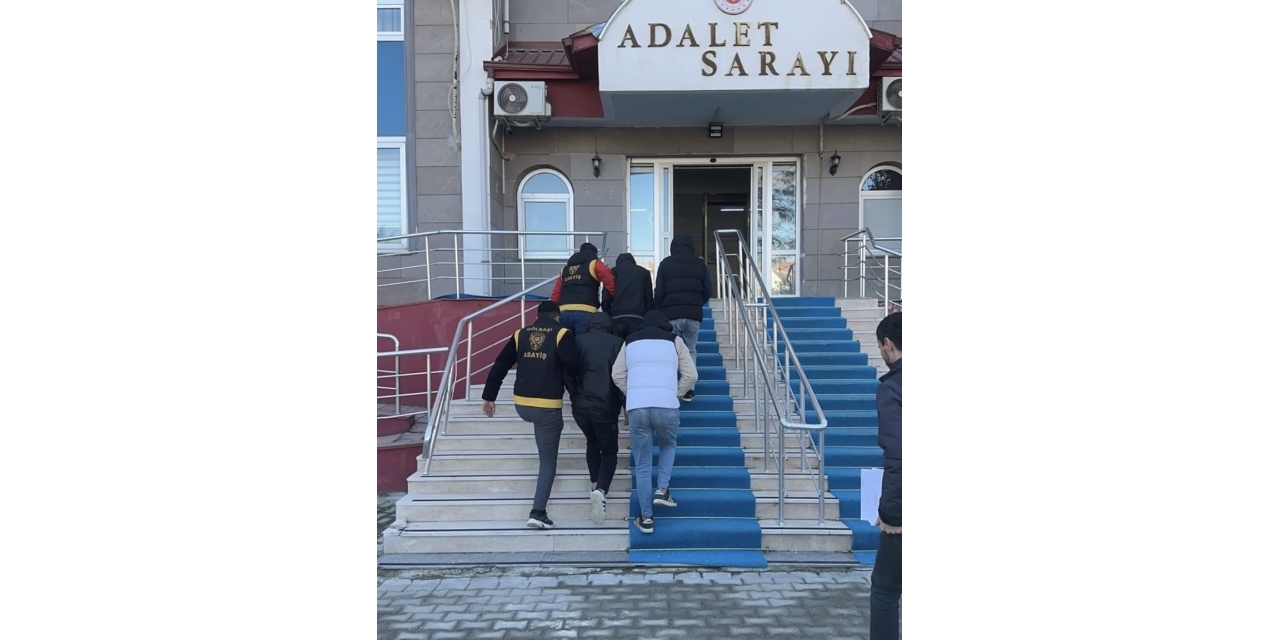 Hırsızlık Şüphelisi 4 Şahıs Tutuklandı