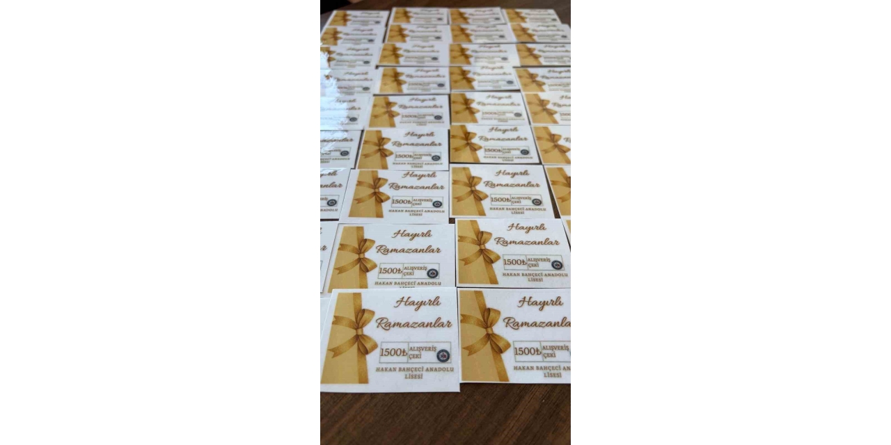 Çermik’te Öğrencilere Yardım Çeki Dağıtıldı