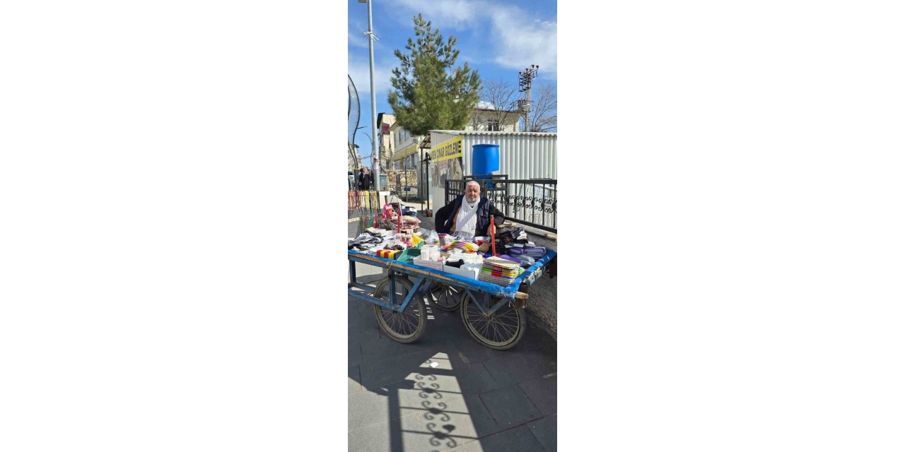 Yarım Asırdır Baba Mesleğini Sürdürüyor