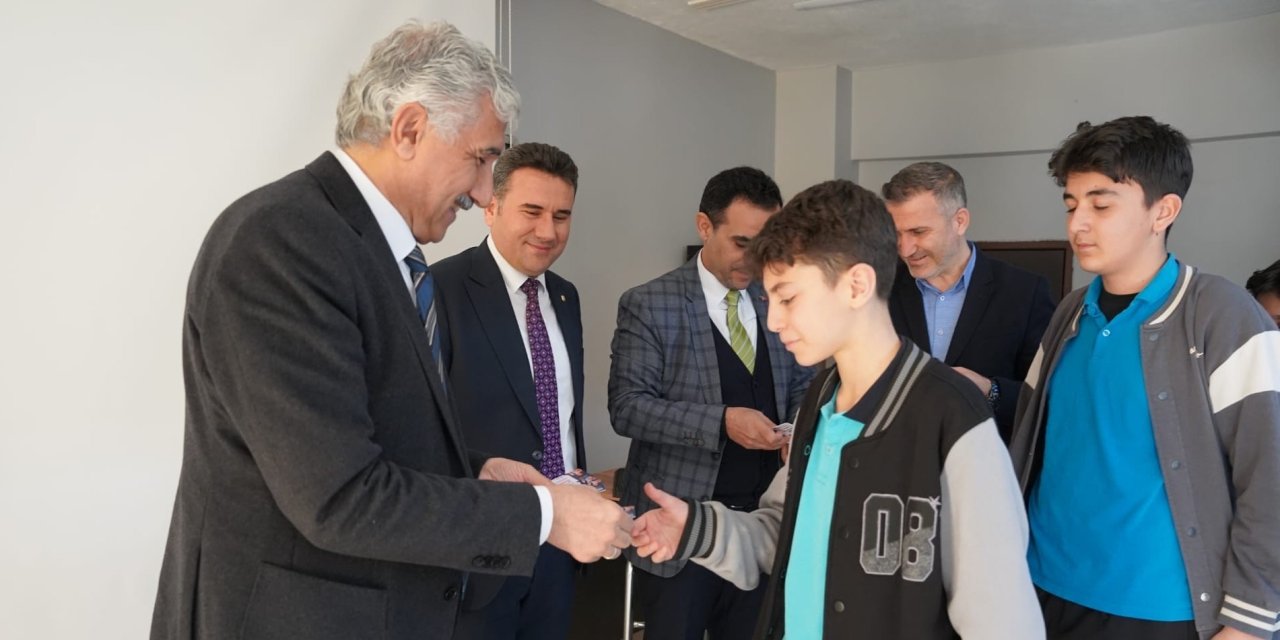 Kahta Belediyesi’nden Yks Ve Lgs Öğrencilerine Dijital Destek