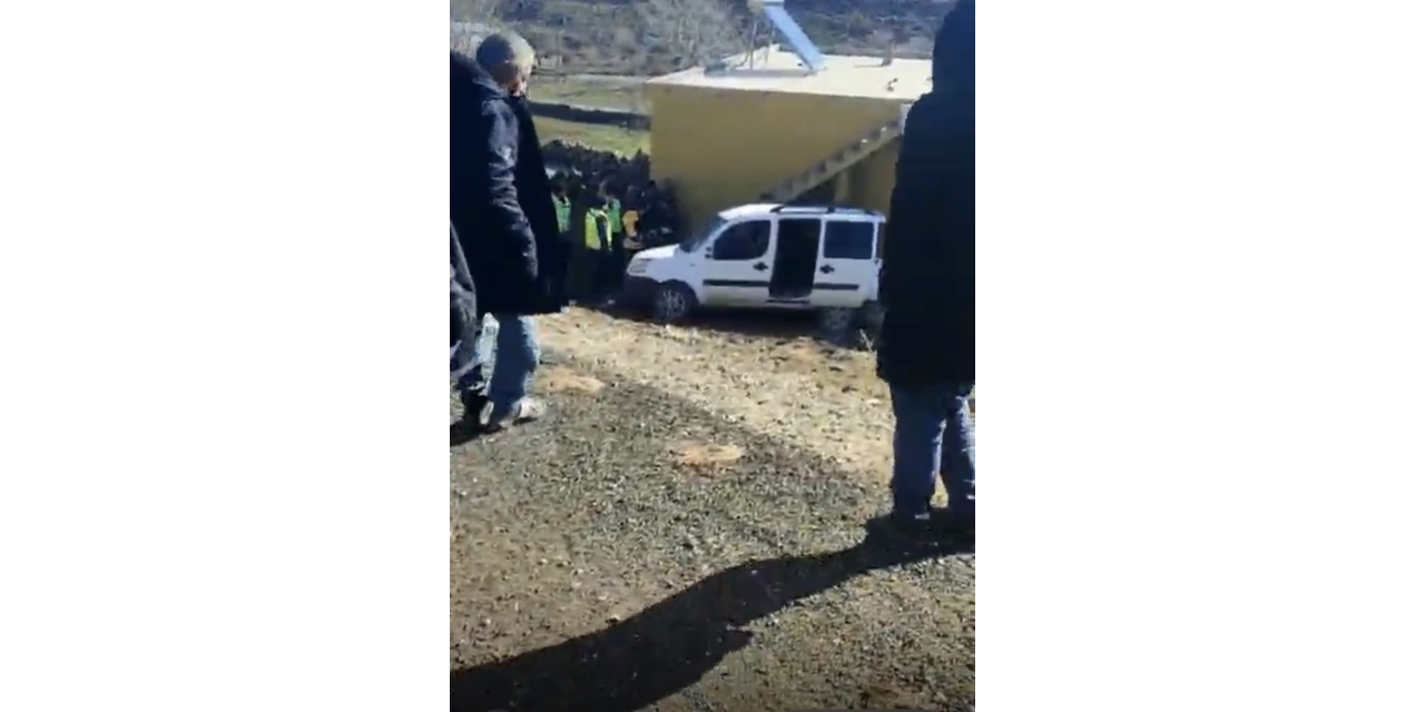 Diyarbakır’da Araç Evin Duvarına Çarptı: 2 Yaralı