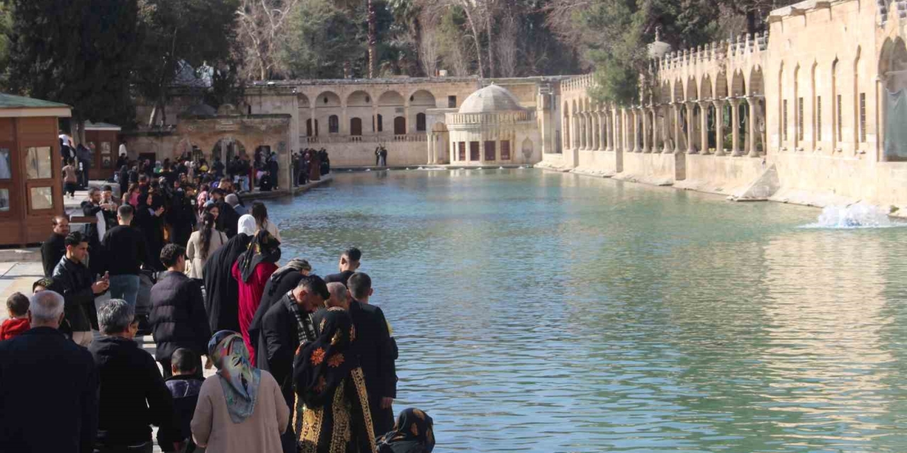 Ramazan Ayında Balıklıgöl’e Ziyaretçi Akını