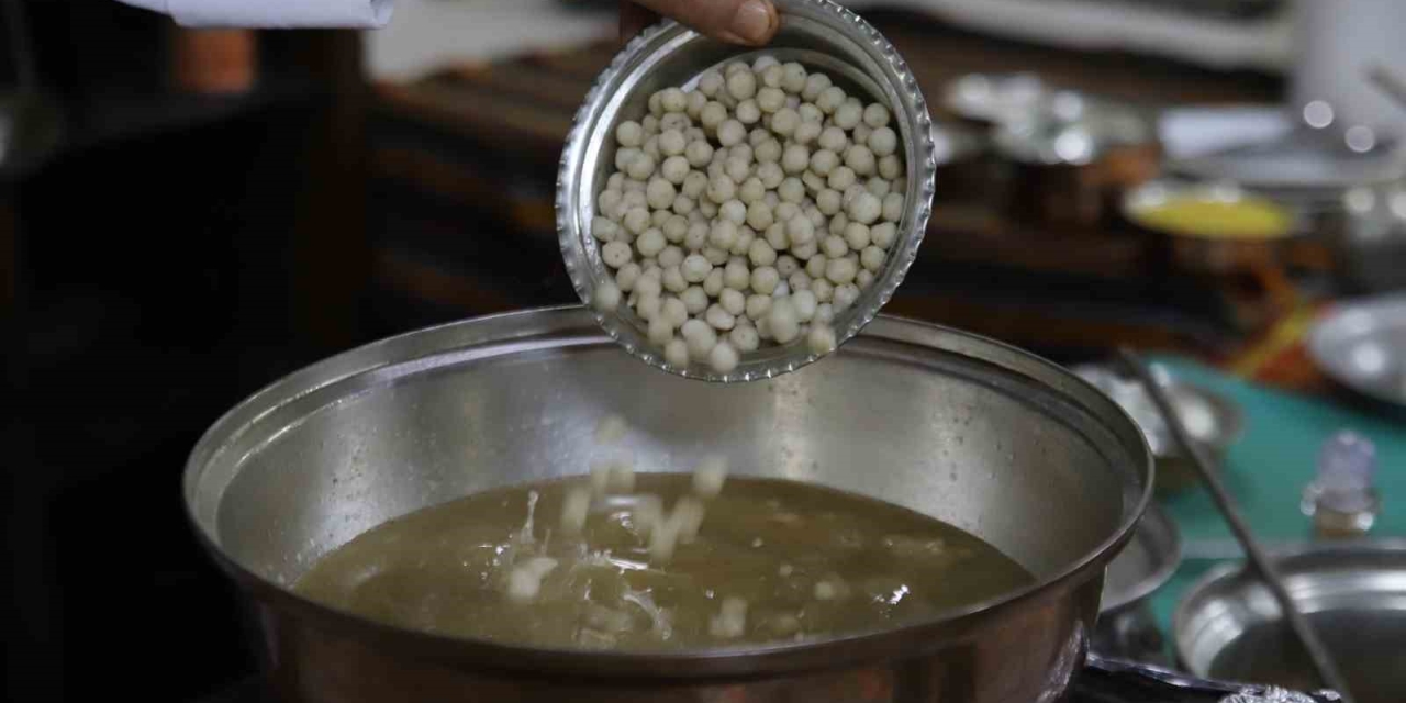 Şef Tahir Tekin Öztan: "yuvalama Sadece Bir Yemek Değil, Bir Sosyalleşme Geleneğidir"