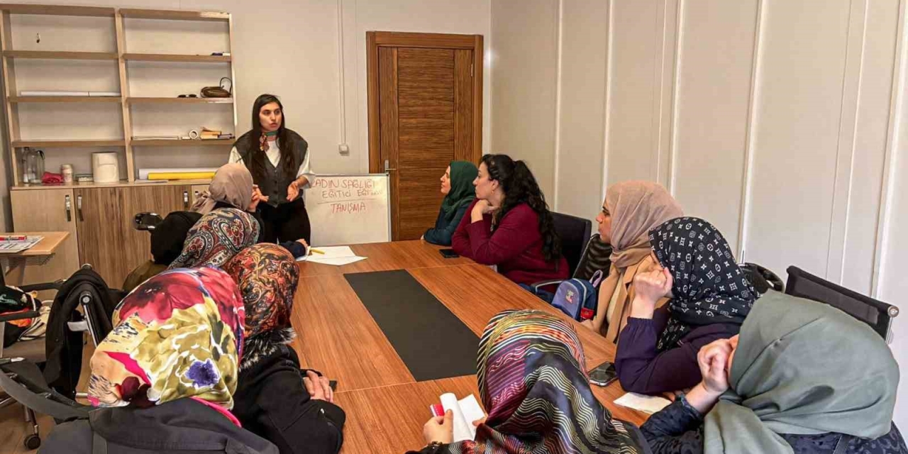 Diyarbakır’da Kadın Sağlığı Eğitim Programı Devam Ediyor