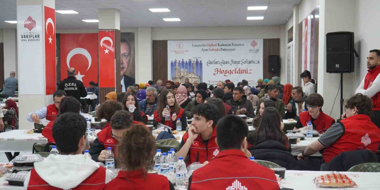 Gaziantep Kolej Vakfı Öğrencileri, Gönül Sofrasında Buluştu