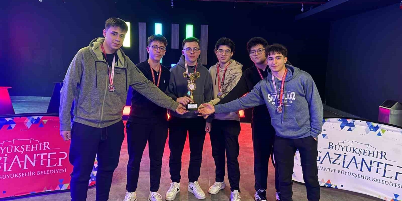 Gkv Özel Liseleri Çanakkale Zaferi Turnuvasına Damga Vurdu