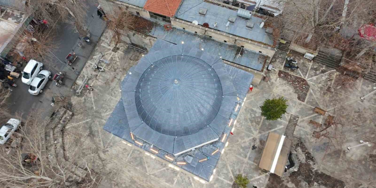 Depremde Hasar Alan Mevlevihane Cami Yeniden İbadete Açıldı