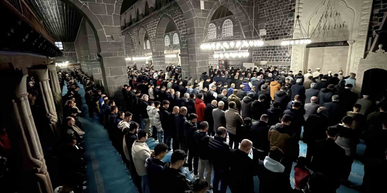 5. Harem-i Şerif’i De Bayram Namazı Kılındı