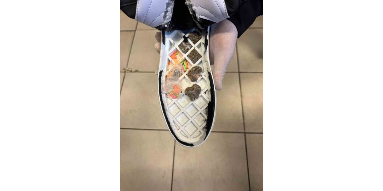 Ayakkabı Tabanına Zulalanmış Uyuşturucu Ele Geçirildi