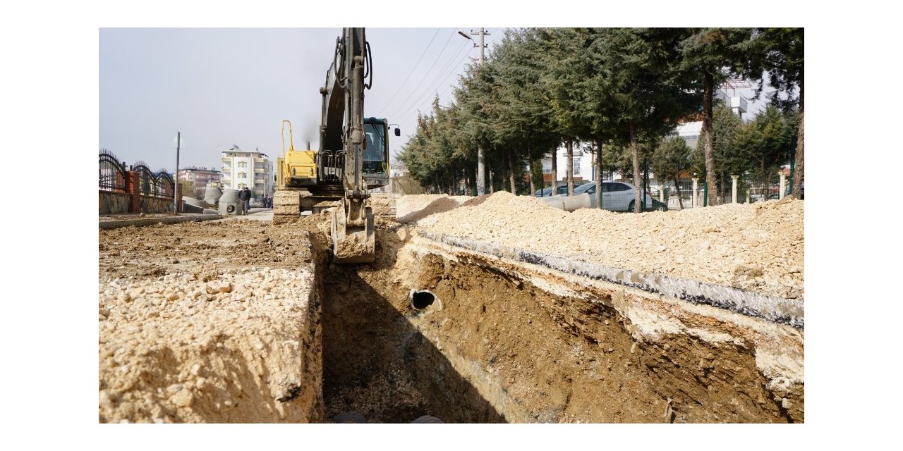 Yeni Mahallede Altyapı Yenileme Çalışmaları Devam Ediyor